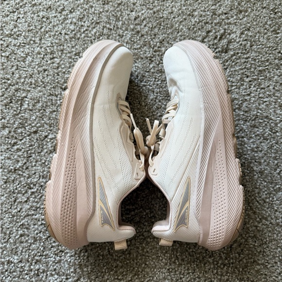 Altra FWD Via - Women’s 10.5, Sand - Picture 4 of 5